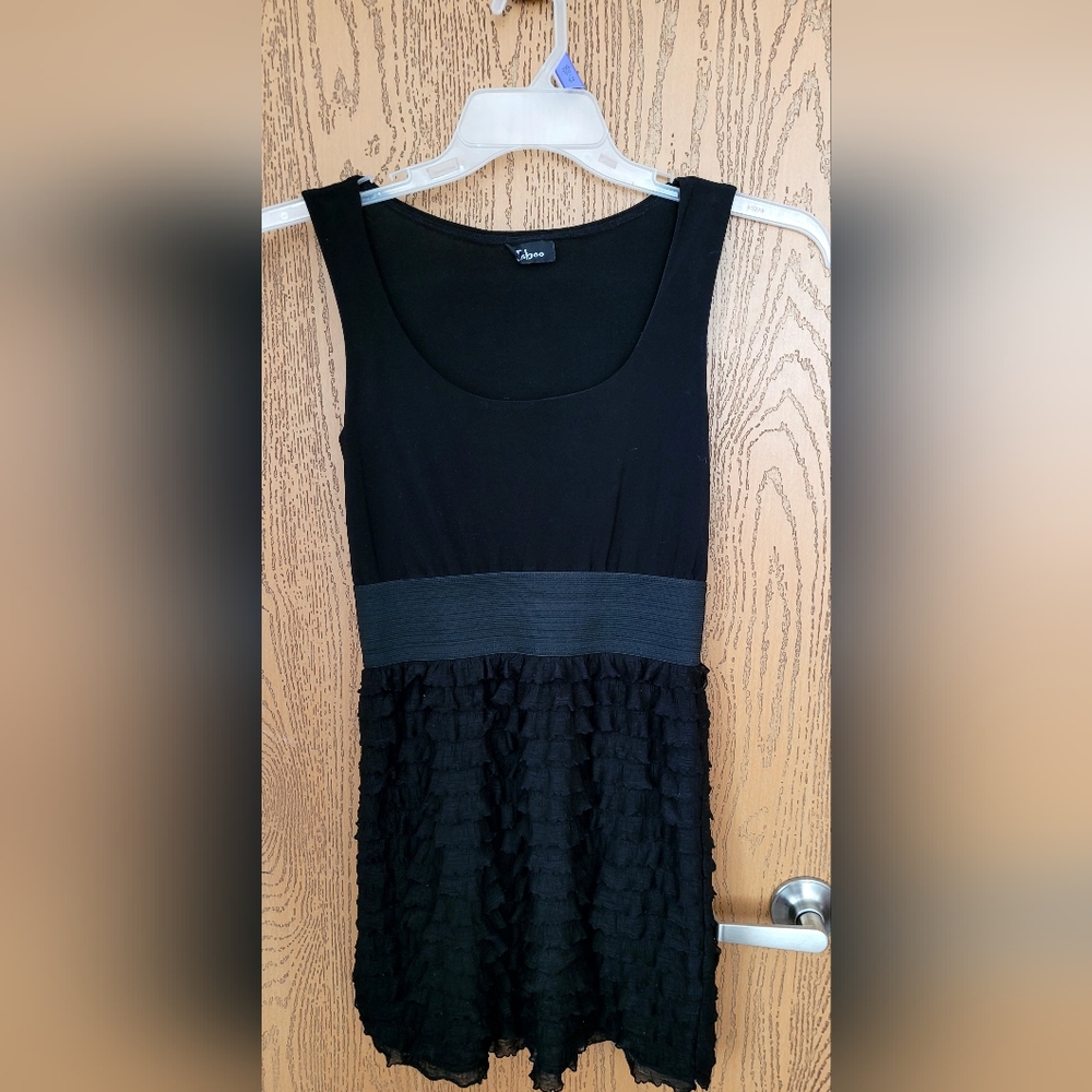 Cute Taboo Brand Black Dress with Ruffled Skirt. Sz 8